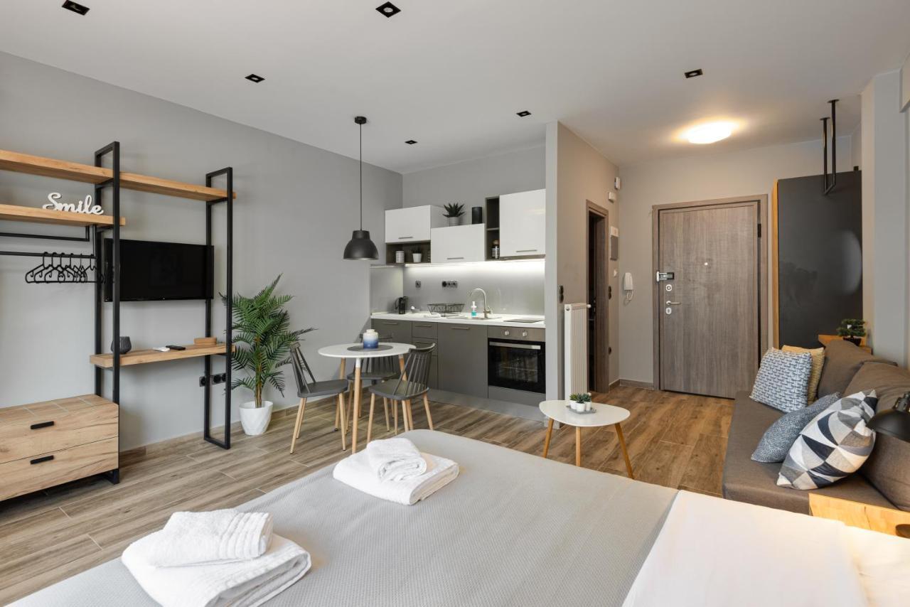 Sts Eight 6.1 Apartment เทสซาโลนิกิ ภายนอก รูปภาพ